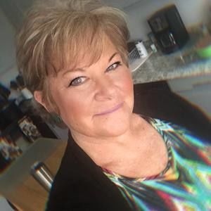 Meet your Posher, Debbie